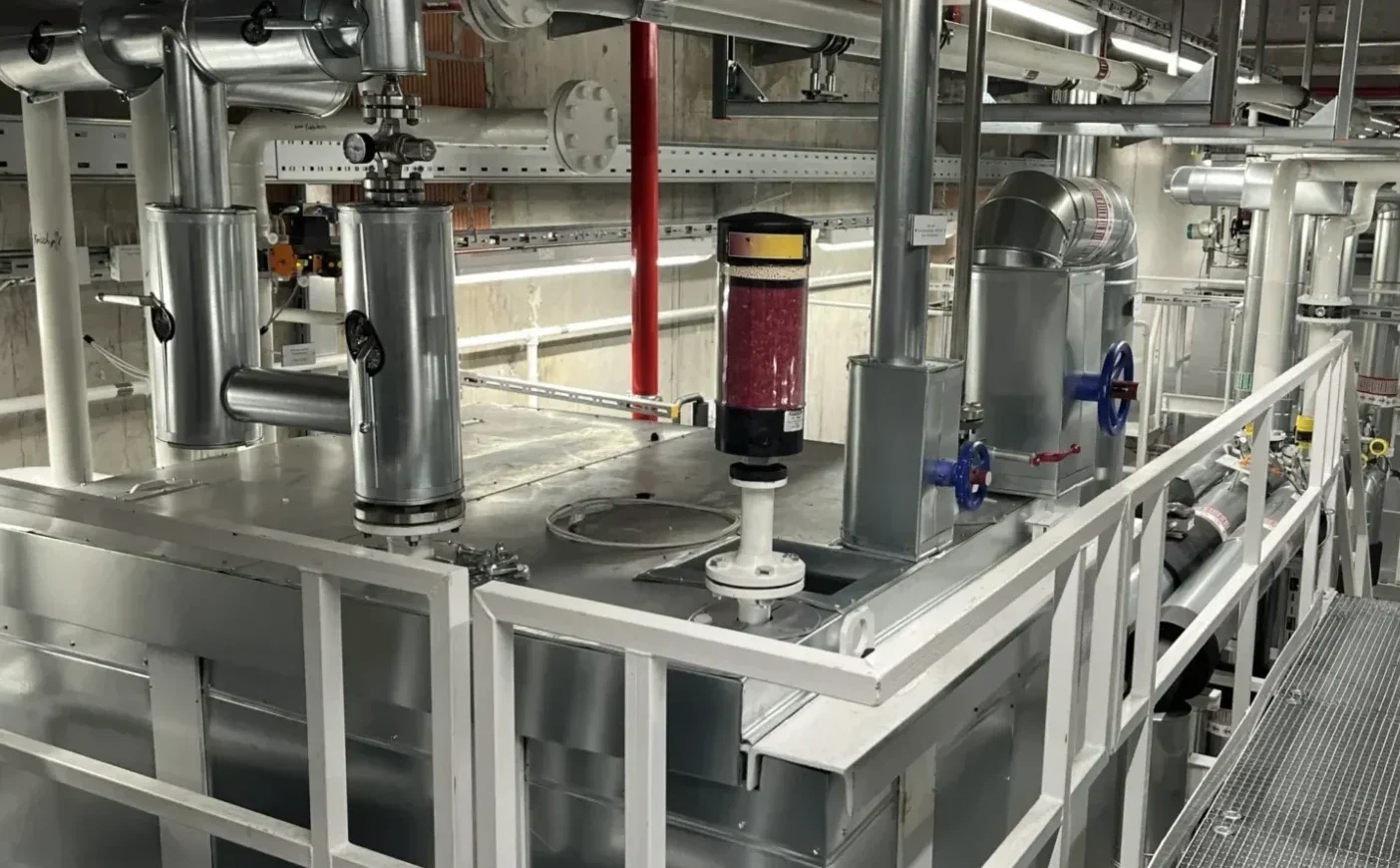 Transmission oil filtration system
